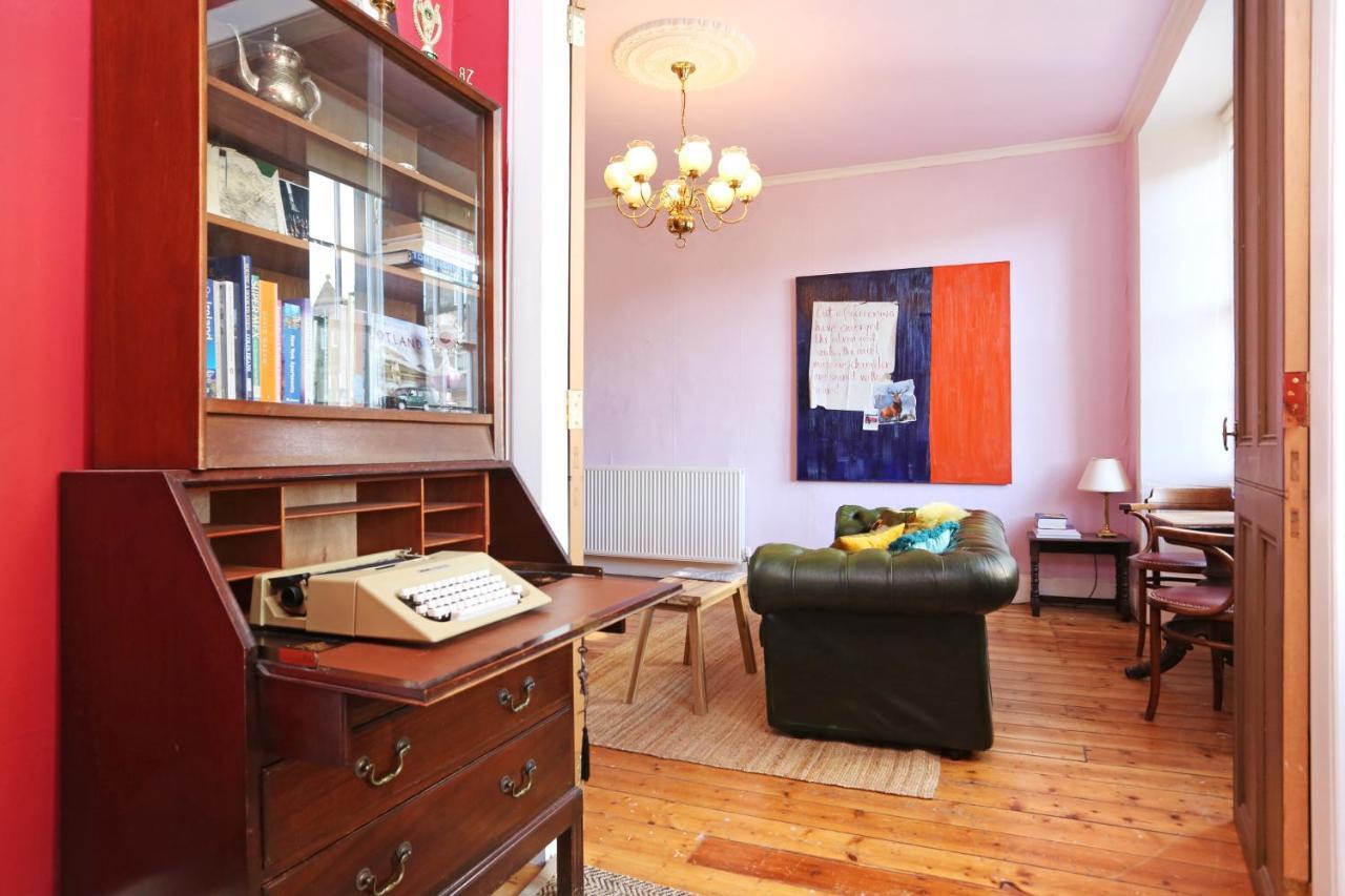 Joivy Iconic Colorful Home On The Royal Mile 爱丁堡 外观 照片